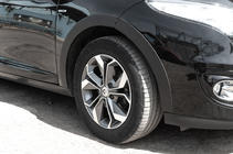 Renault Megane III 2009-2016 Kotflügelverbreiterungen (8 Stk, schwarz) Foto 5