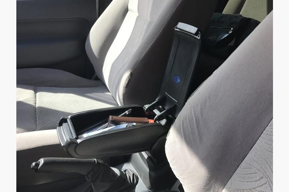 Ford Connect 2002–2006 Armlehne Foto 4