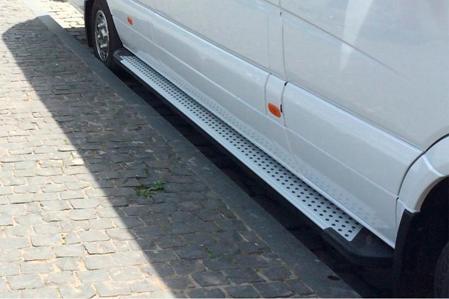 Volkswagen Crafter 2006-2016 Trittbretter Allmond Grey (2 Stk., Alu) Foto 5