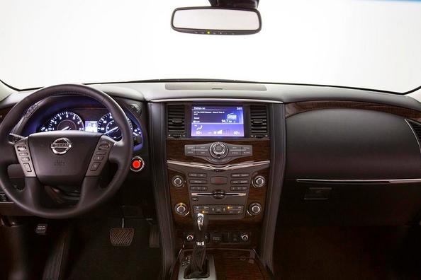 Übersicht der SUV Nissan Armada der zweiten Generation Foto 3