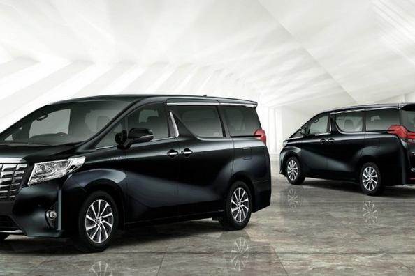 Das Toyota Alphard Minivan der Dritten Generation Foto 8