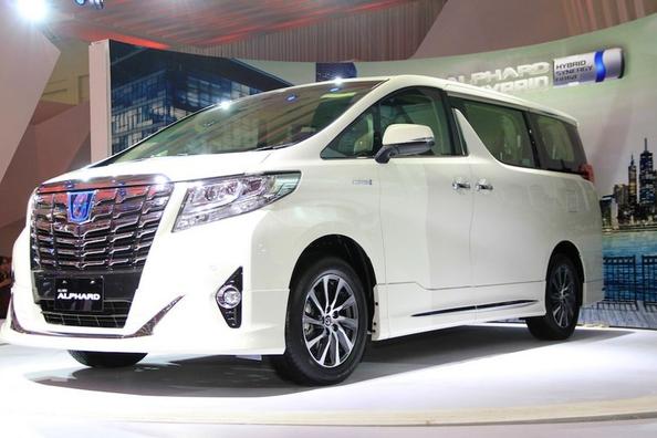 Das Toyota Alphard Minivan der Dritten Generation Foto 7