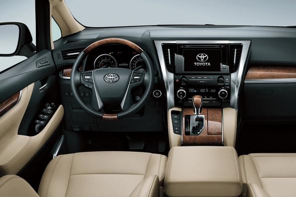 Das Toyota Alphard Minivan der Dritten Generation Foto 4