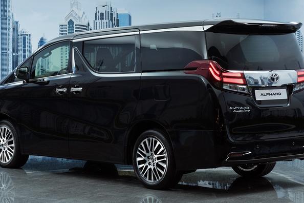 Das Toyota Alphard Minivan der Dritten Generation Foto 2