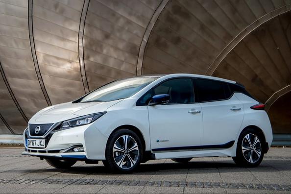 Elektrische Heckklappe Nissan Leaf der zweiten Generation Foto 3