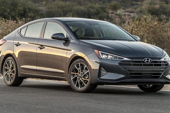 Übersicht der Hyundai Elantra Modelljahr 2019