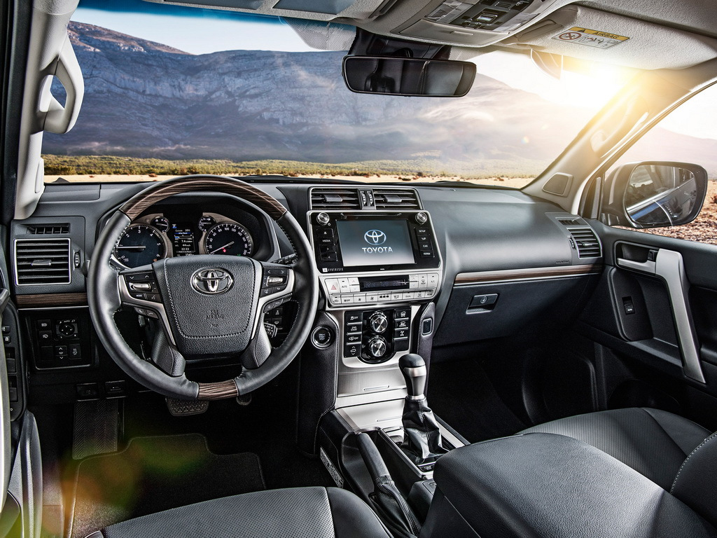 Aktualisiert SUV Toyota Land Cruiser Prado