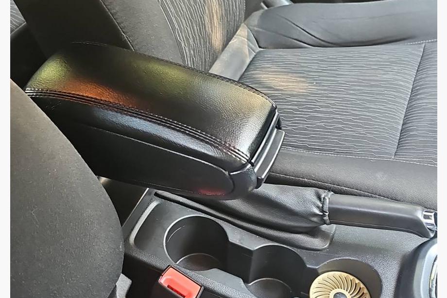 Opel Astra J 2009-2015 Armlehne mit Becherhalter Image