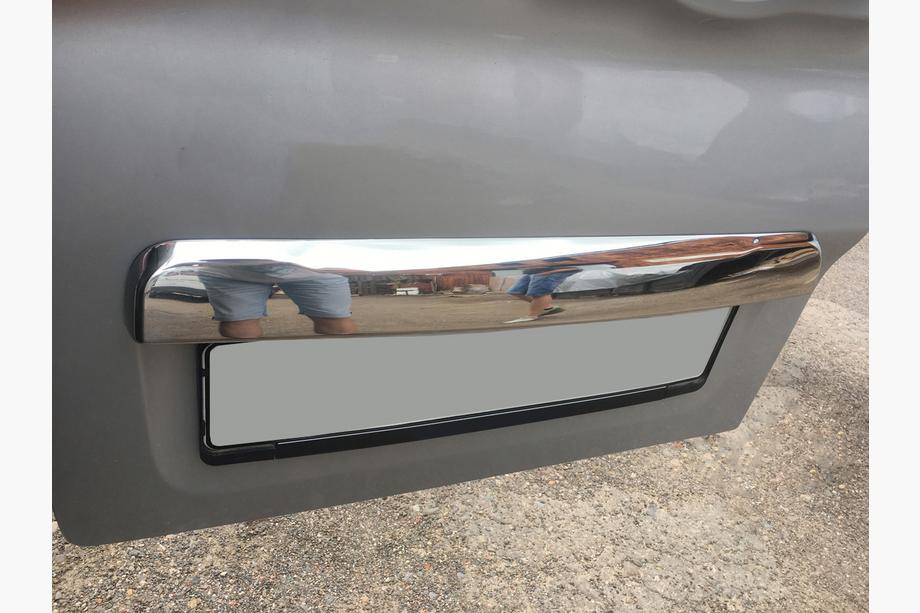Nissan NV300/Primastar 2016- Chromleiste über dem Kennzeichen (Edelstahl) Carmos - Türkischer Edelstahl Foto 3