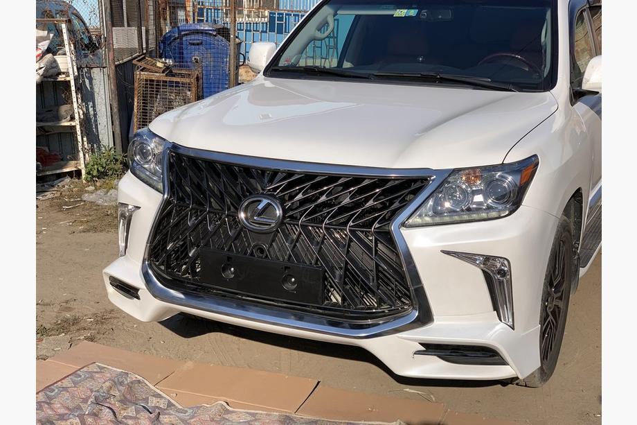 Lexus LX570/450d 2008-2022 Frontstoßstange für 2008-2015 im Facelift-Stil (grundiert zum Lackieren) Schwarz Foto 9