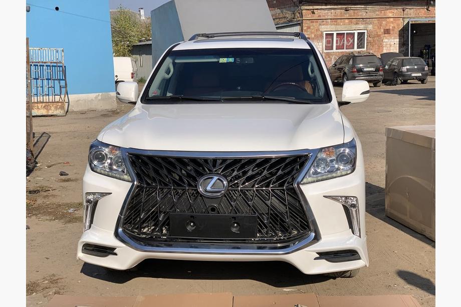 Lexus LX570/450d 2008-2022 Frontstoßstange für 2008-2015 im Facelift-Stil (grundiert zum Lackieren) Schwarz Foto 10