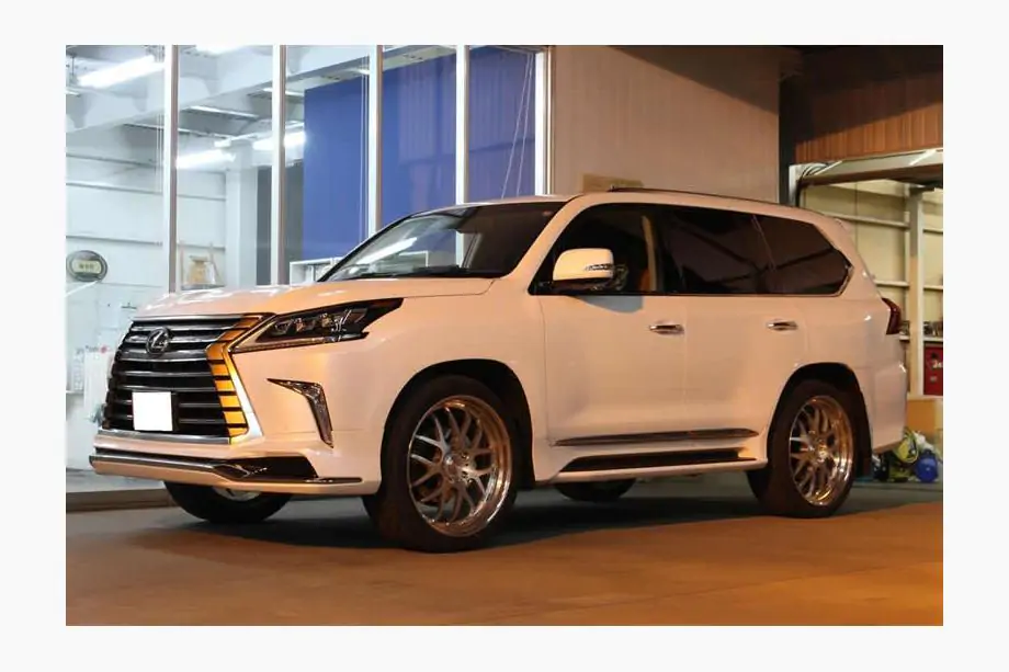 Lexus LX570/450d 2008-2022 Bodykit Satz (Modellista) Schwarz Foto 5