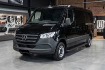 Mercedes Sprinter W907/W910 2018- Trittbretter Allmond Black (2 Stk., Aluminium) Foto 1