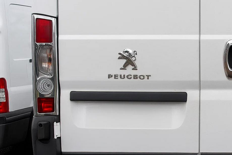 Peugeot Boxer 2006-2025 Chrom Blenden für Rückleuchten (2 Stk, Edelstahl) Image
