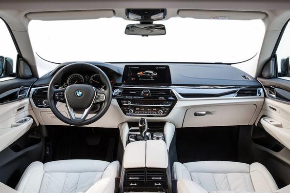 Eine dreitürige liftbek BMW 6-Series Gran Turismo Foto 5