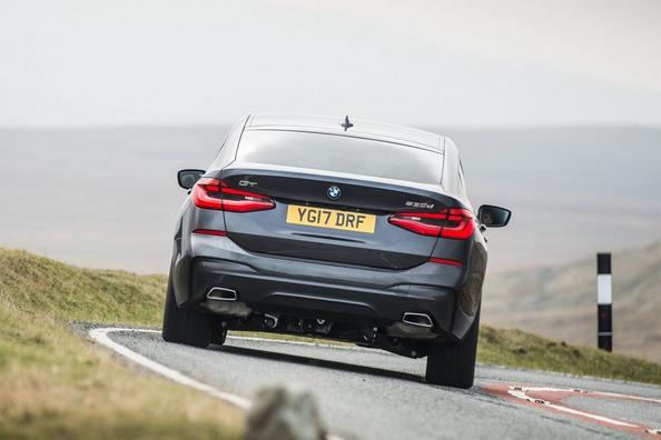Eine dreitürige liftbek BMW 6-Series Gran Turismo Foto 3