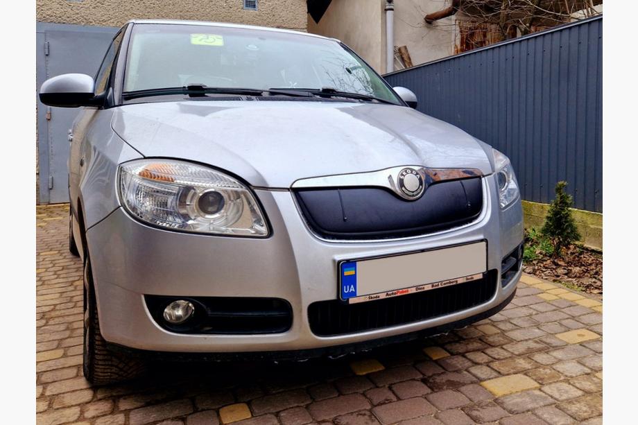 Skoda Fabia 2007-2014 Winterabdeckung für Kühlergrill (2007-2010, oben) Foto 5