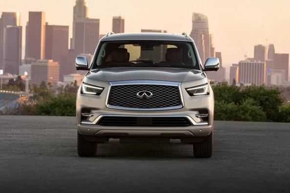 Überblick über Premium-SUV Infiniti QX80 Foto 9