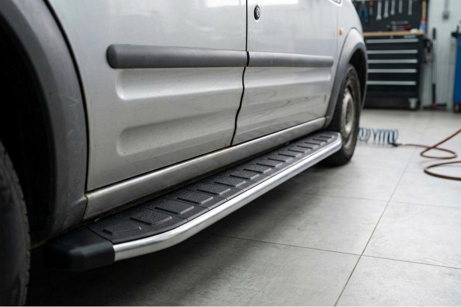 Ford Connect 2002–2006 Seitenschweller Fullmond (2 Stk., Alu) Image