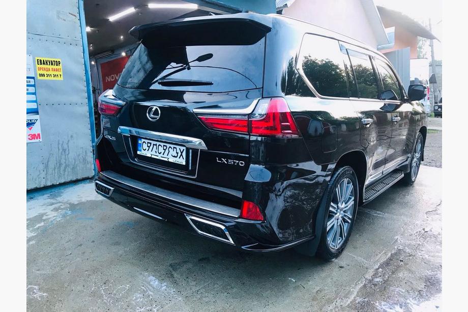 Lexus LX570/450d 2008-2022 Abdeckung für Heckstoßstangenkante (2016+, 2 Stk) Foto 2