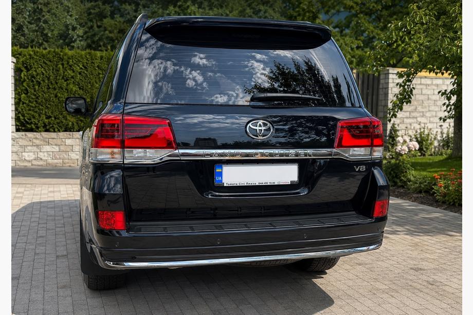 Toyota Land Cruiser 200 2007-2021 Bodykit-Set 2016-2021 (Executive 2019) Foto 8