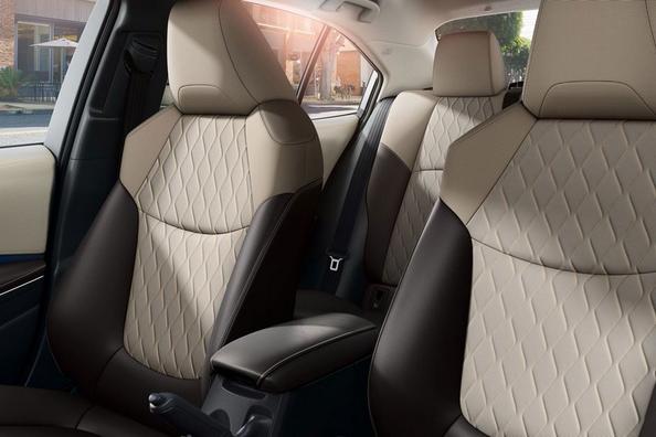 Übersicht der Toyota Corolla Limousine zwölfte Generation Foto 8