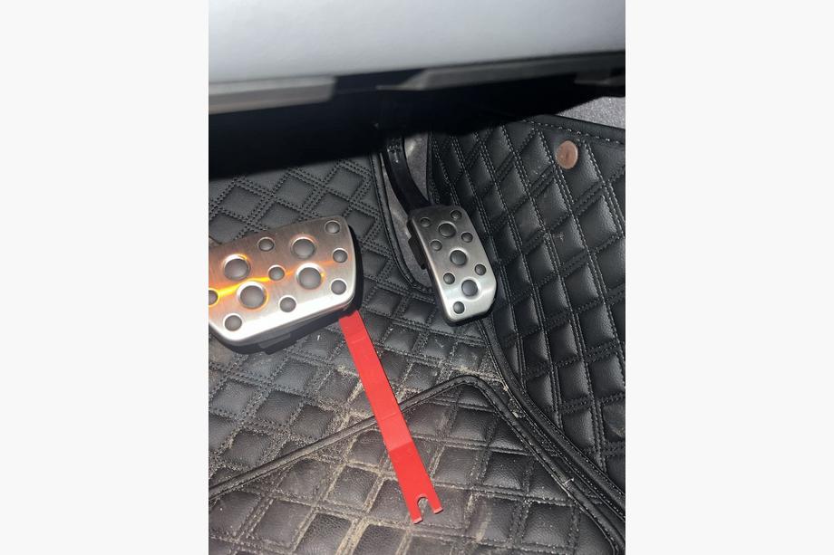 Lexus LX570/450d 2008-2022 Pedalauflagen Set Foto 4