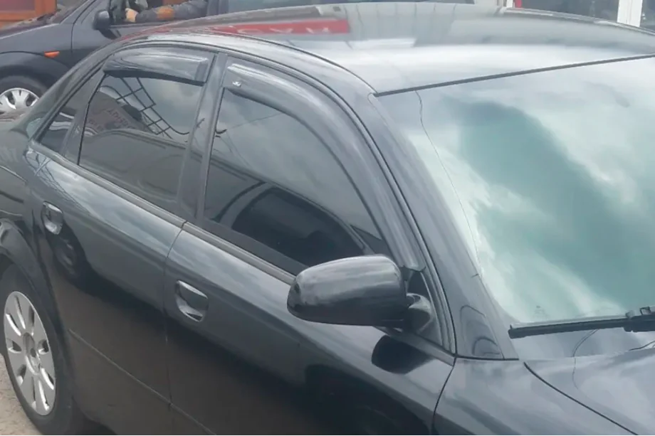 Audi A4 B6 2000-2004 Windabweiser Sedan (4 Stk., HIC) Image