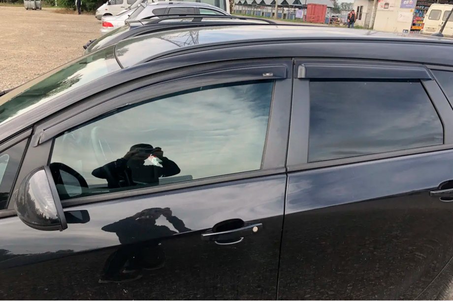 Opel Astra J 2009-2015 Windabweiser HB (4 Stk, HIC) Foto 7