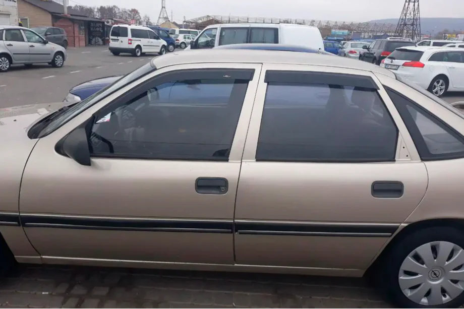 Opel Vectra A 1987-1995 Windabweiser SD (4 Stk, HIC) Foto 2