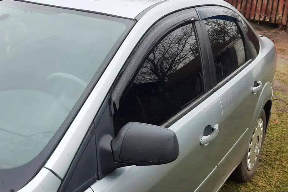 Ford Focus II 2008-2011 Windabweiser SD/HB (4 Stk, HIC) Image