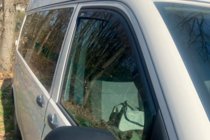 Volkswagen T5 Multivan 2003–2010 Windabweiser zum Einstecken (2 Stk, HIC) Foto 4