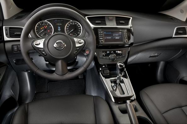 Übersicht der aktualisierten Limousine Nissan Sentra Foto 5