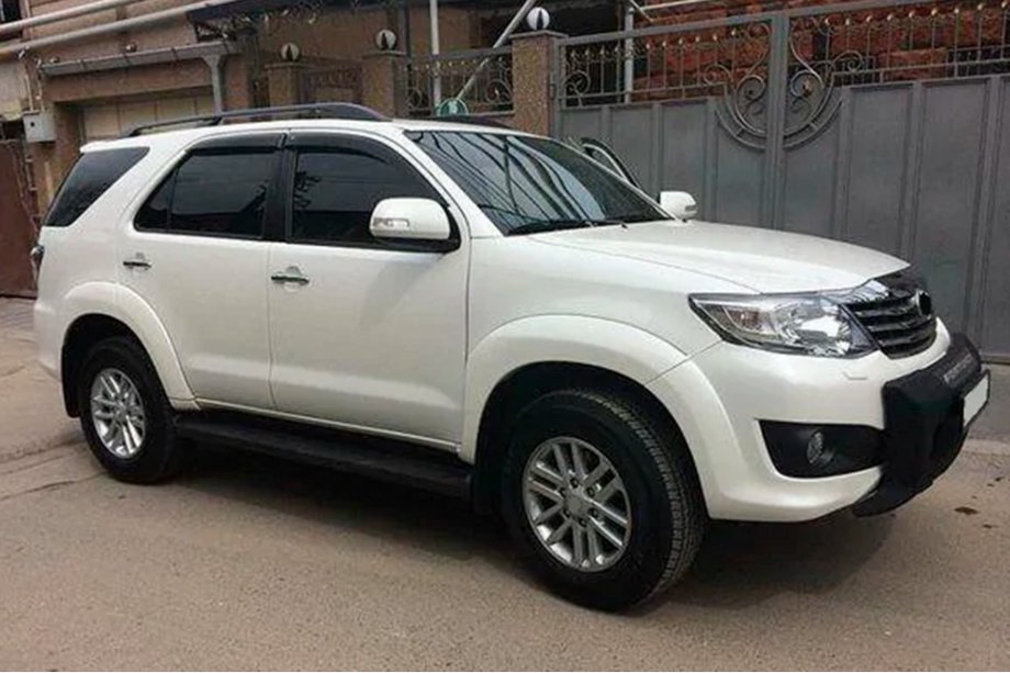 Toyota Fortuner 2006-2015 Windabweiser (4 Stk, HIC) Foto 2