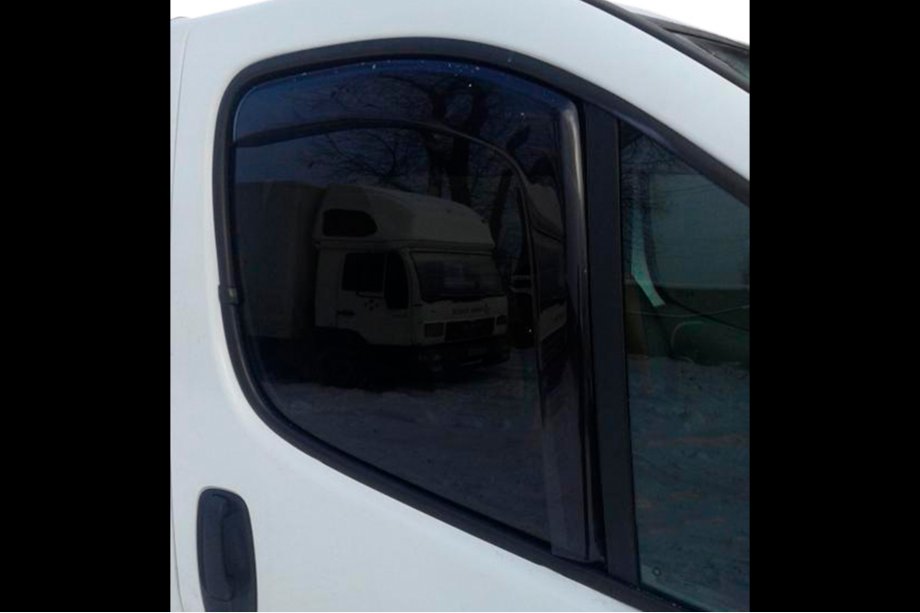 Nissan Primastar 2002-2014 Windabweiser zum Einstecken (2 Stk, HIC) Foto 7
