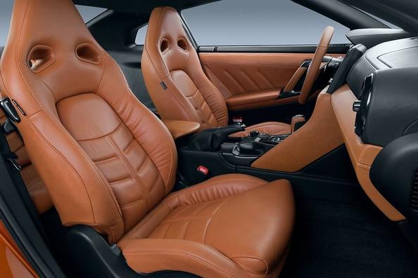 Allrad-Sportcoupé Nissan GT-R Foto 8