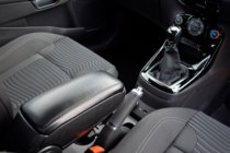 Dacia Duster 2018-2024 Armlehne (in Getränkehalter) Foto 5
