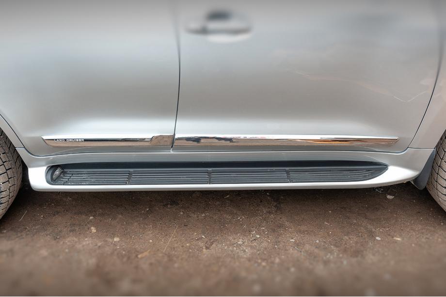 Toyota Land Cruiser 200 2007-2021 Seitenschweller mit LED (Design 2015-2020) Foto 3
