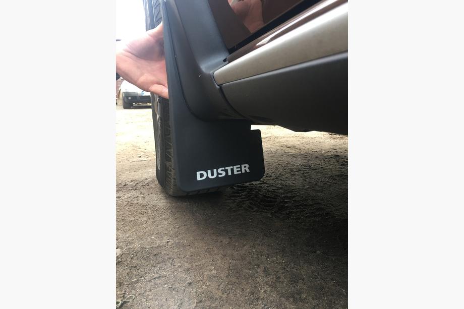 Renault Duster 2008–2017 Premium Vordere Schmutzfänger (2 Stk) Foto 6