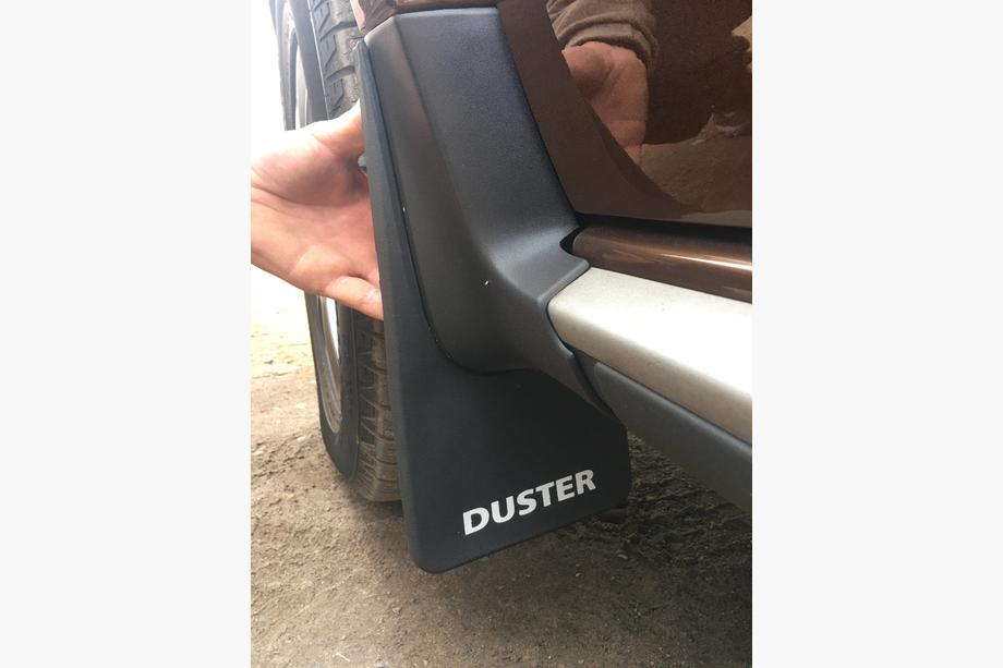 Renault Duster 2008–2017 Premium Vordere Schmutzfänger (2 Stk) Foto 4