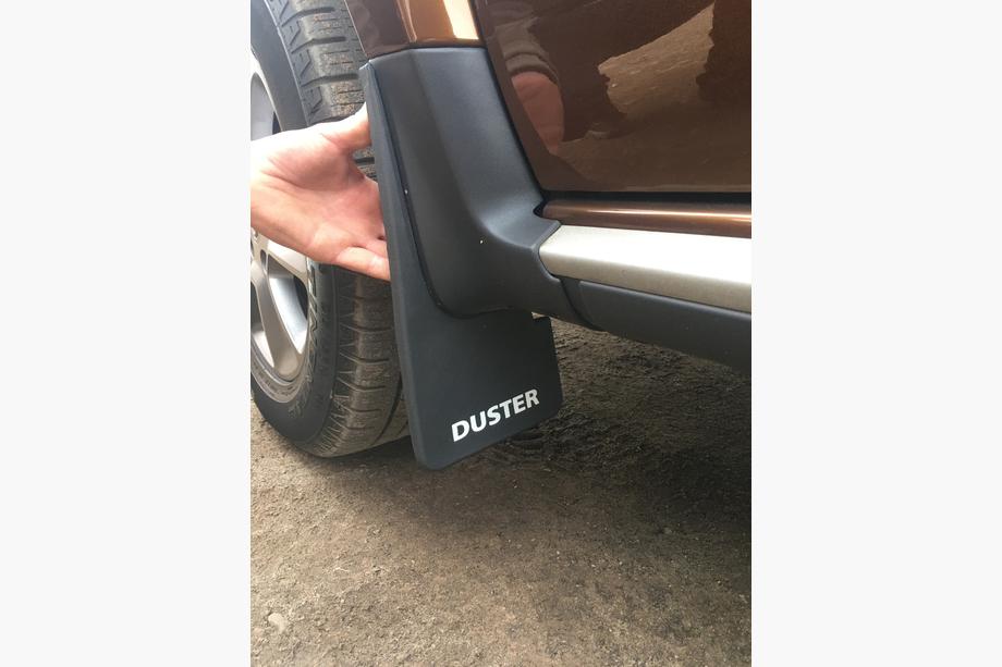 Renault Duster 2008–2017 Premium Vordere Schmutzfänger (2 Stk) Foto 5