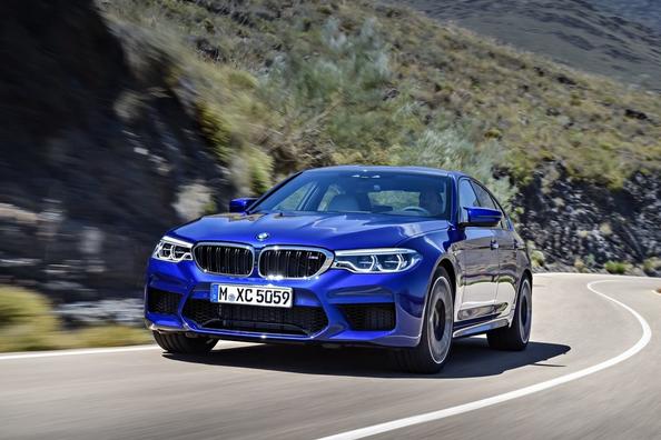 Übersicht der sechsten Generation der BMW M5 Limousine Foto 12