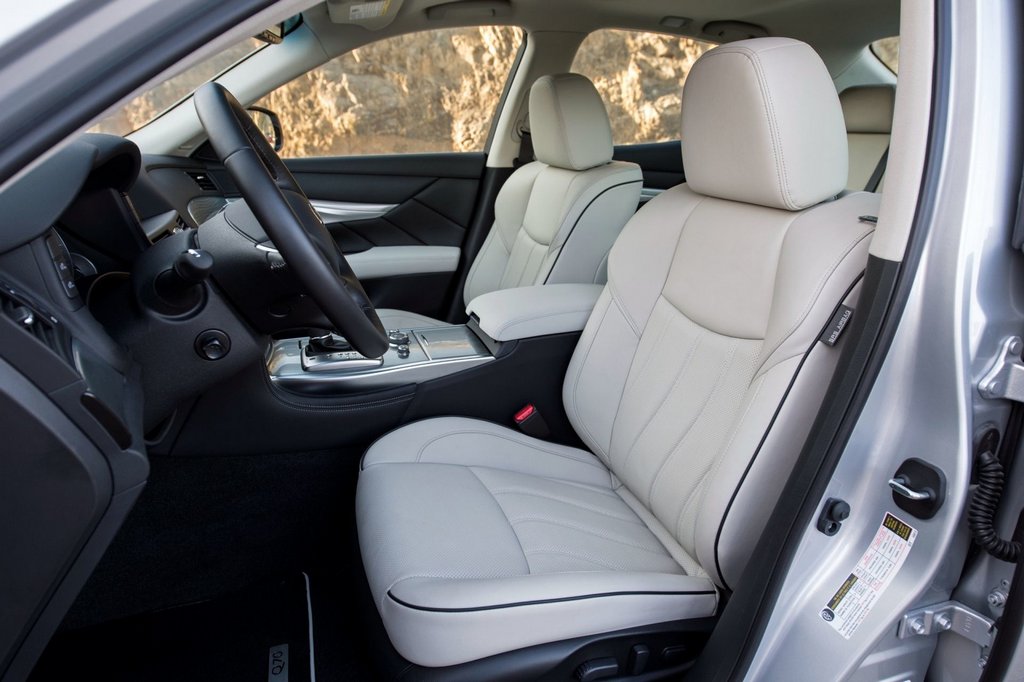 Überblick über die Business-class-Limousine Infiniti Q70