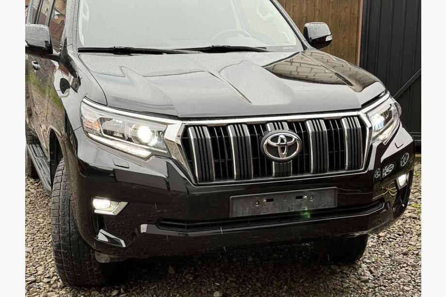 Toyota Land Cruiser Prado 150 2009-2023 Scheinwerferblenden (2 Stk., für LED) Foto 3