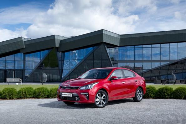 Übersicht der vierten Generation des KIA Rio Limousine Foto 3