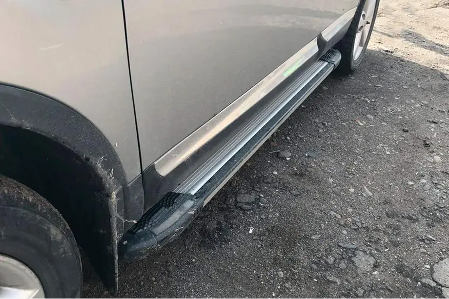 Nissan Qashqai 2007-2010 Trittbretter Rainbow (2 Stk., Alu) Image