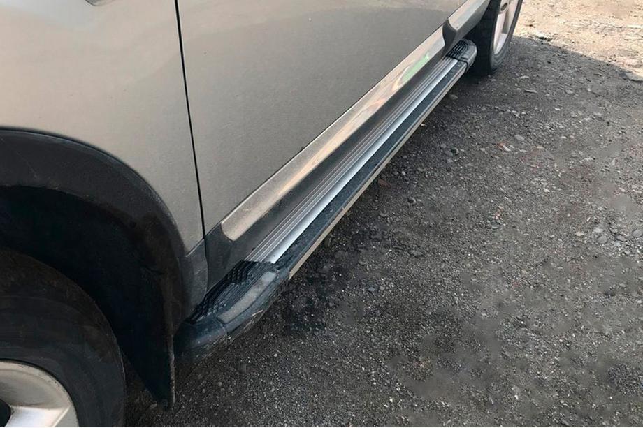 Nissan Qashqai 2010-2014 Trittbretter Rainbow (2 Stk., Alu) Image