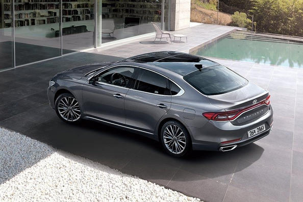 Die sechste Generation der Limousine Hyundai Grandeur Foto 2