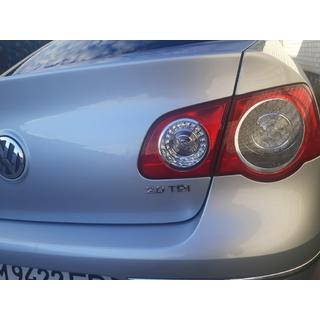 Emblem 2.0 TDI (mit rotem I) Foto 2