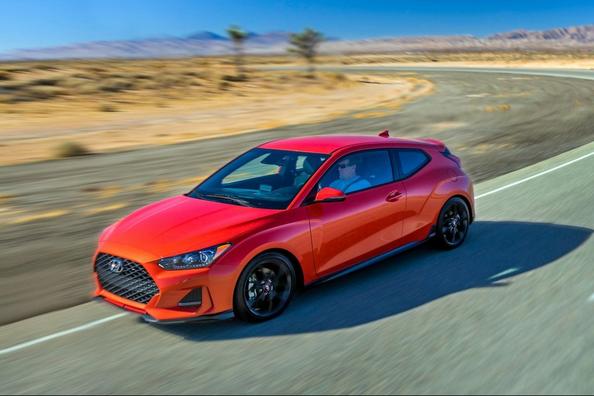 Die zweite Generation Fließheck Hyundai Veloster